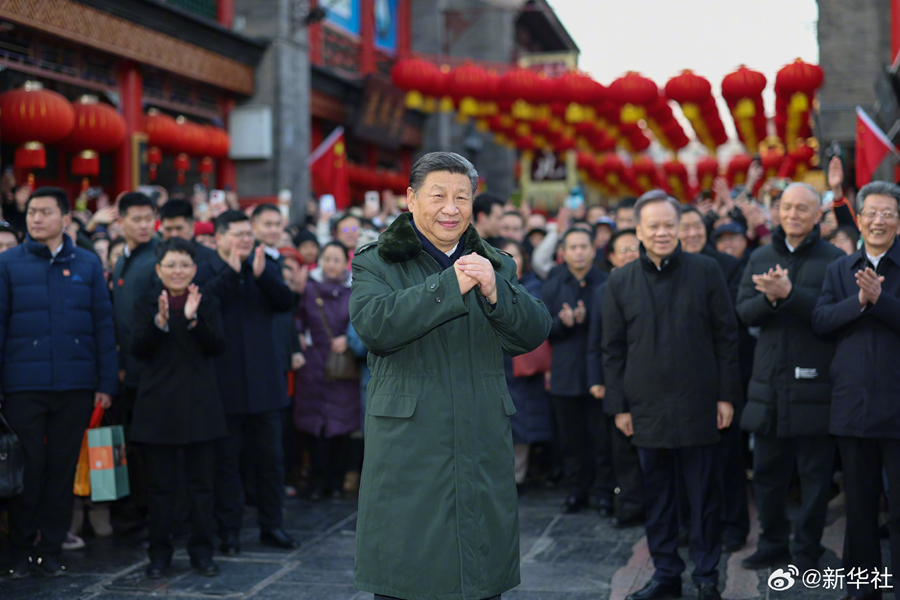  习近平春节前夕在天津看望慰问基层干部群众