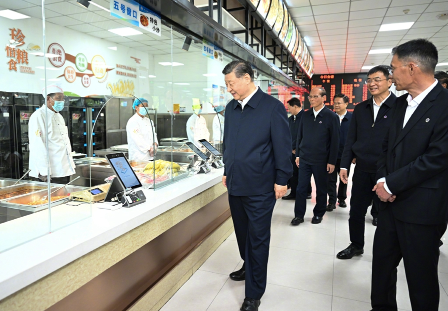  习近平在青海考察调研
