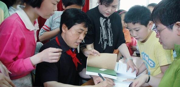  曹文轩印象：把生活写成故事