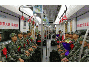  4城市地铁为新兵设“专列”，兵力运输加速度