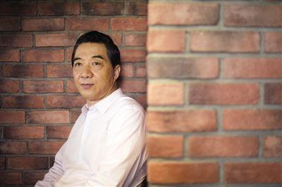  张召忠：鹰派鸽派不重要 都应服从党的绝对领导